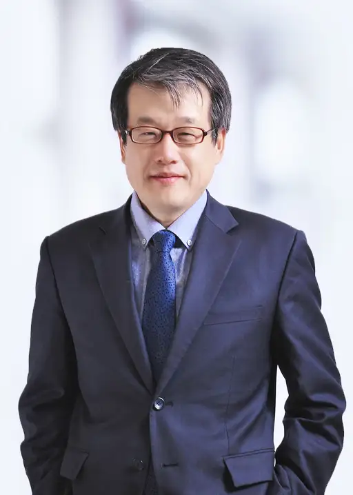 Dr. Manho Kim portrait