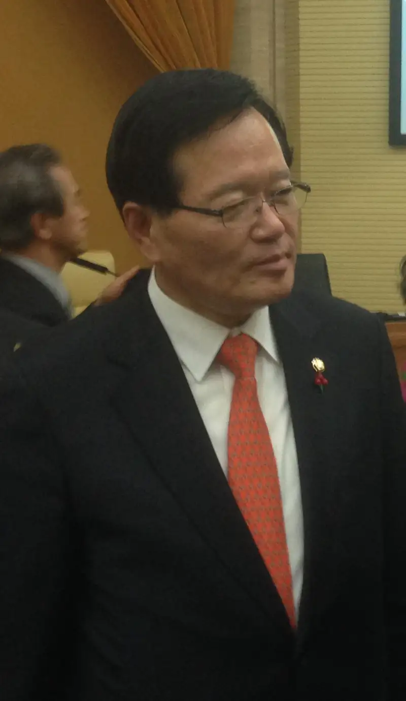 Dr. Chung Ui-hwa portrait
