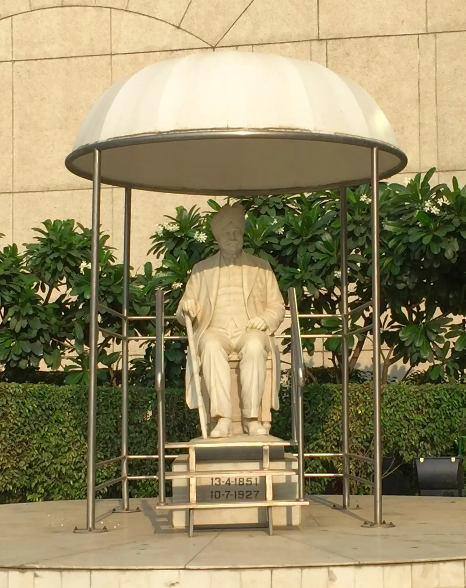مبنى Dev Hospital, Vasna