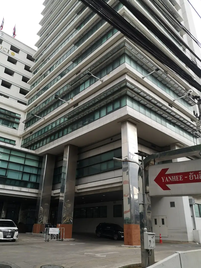 Yanhee Hospital