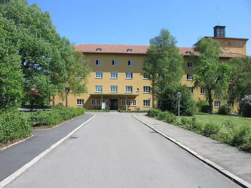Gebäude auf dem Sand