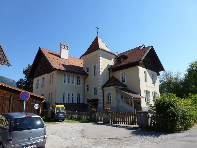 Volksschule an der Krankenhausstraße