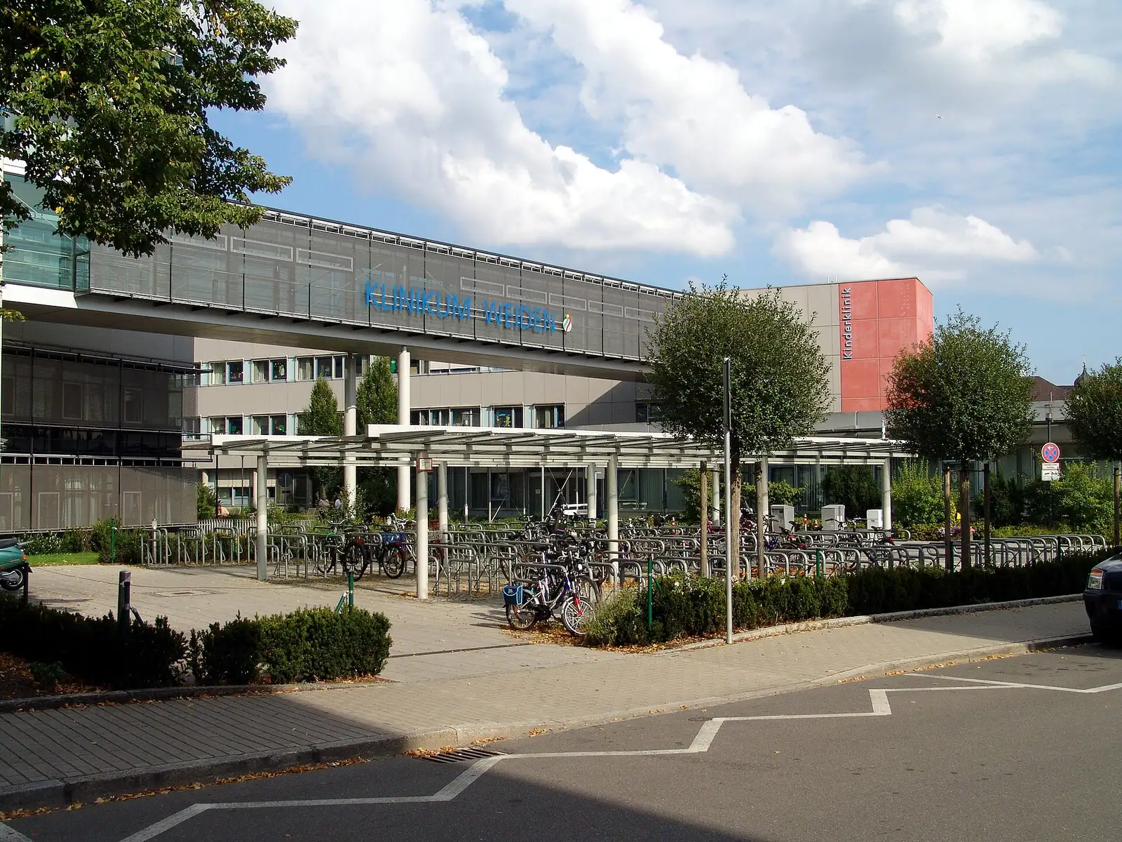 Jengo la Weiden Clinic
