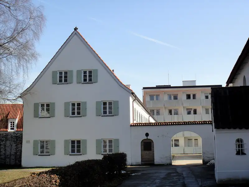 Augsburger Straße 4