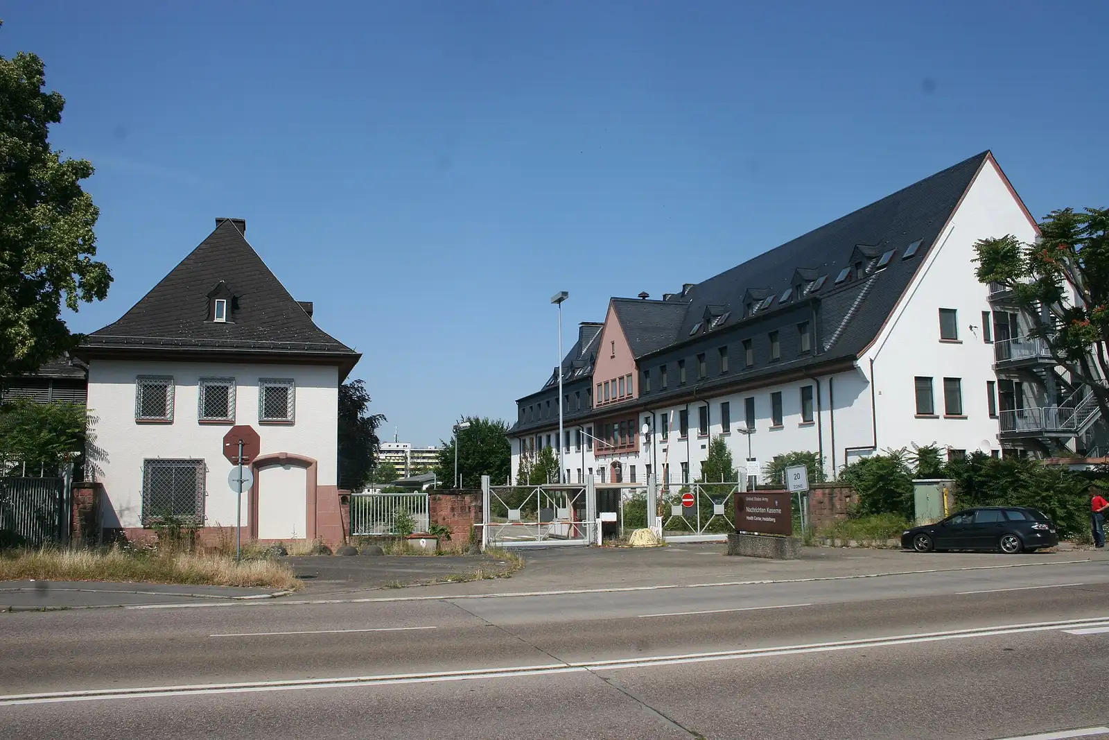 مبنى Nachrichten Kaserne