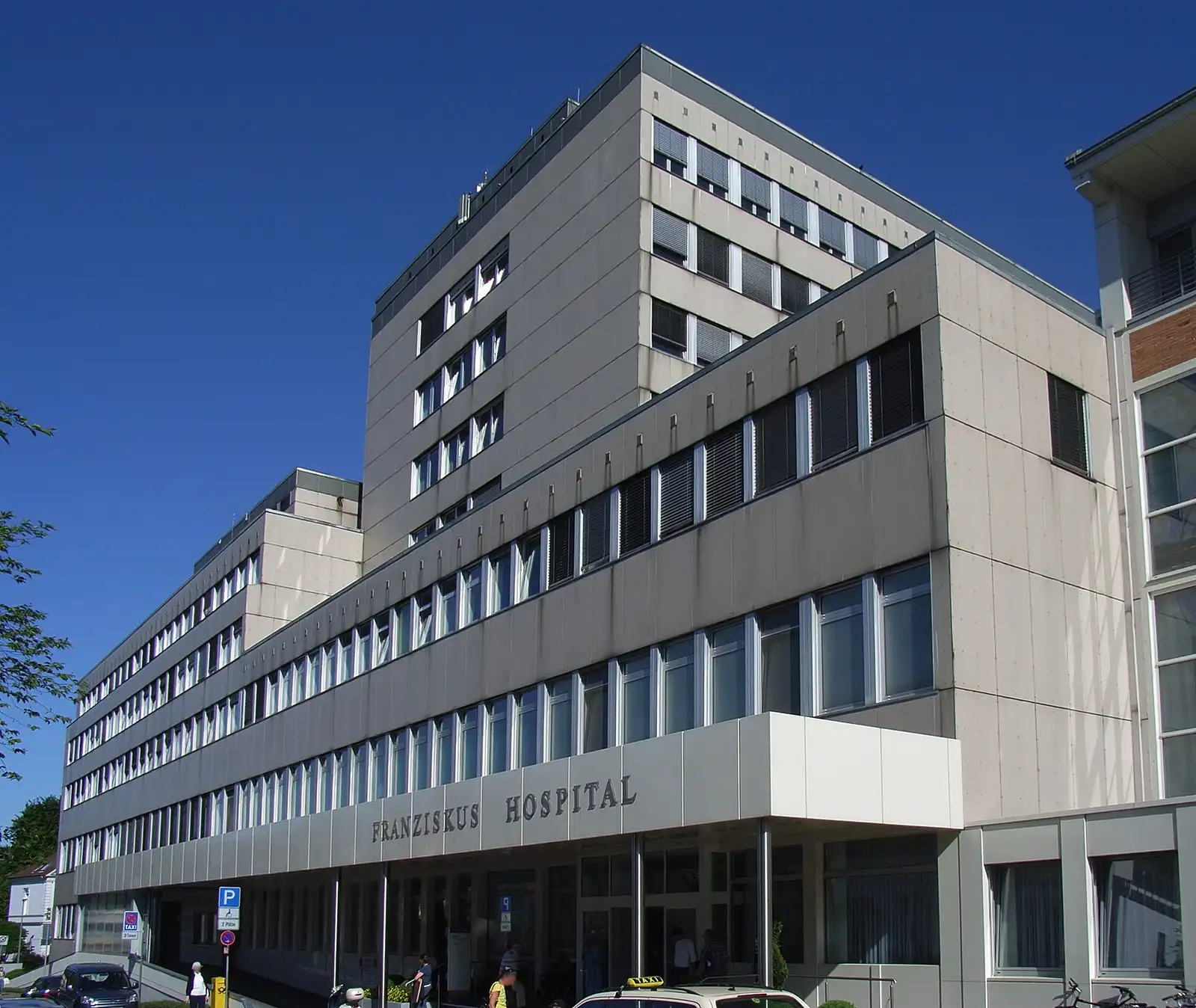 مبنى Franziskushospital