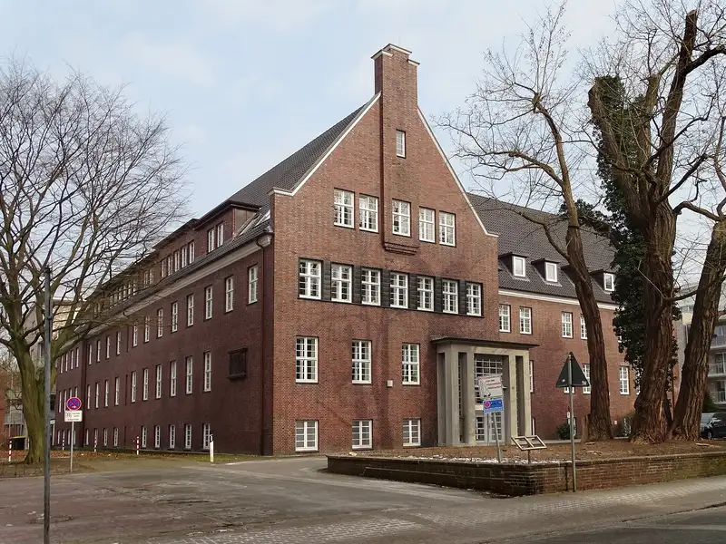 Moltkestraße 10