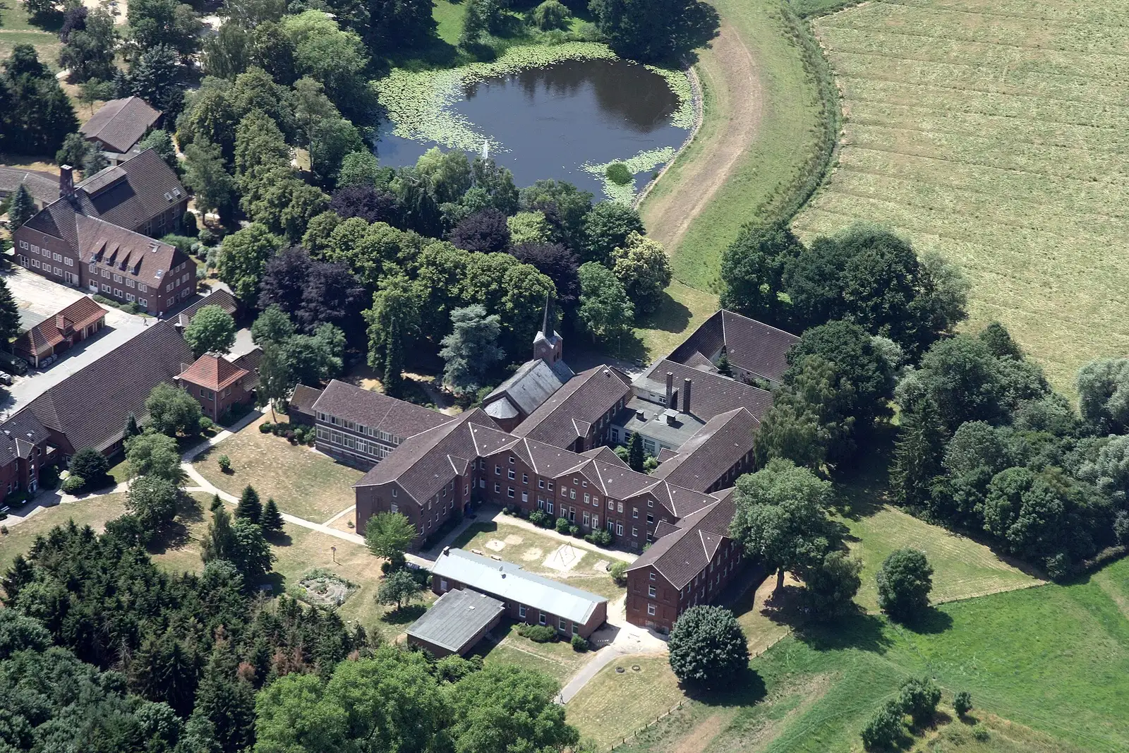 Jengo la Kloster Blankenburg